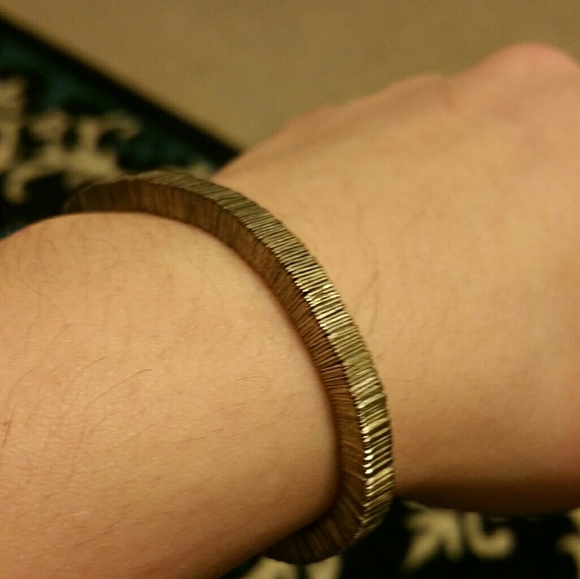 Gold plated metal stretch bracelet - Picture 4 of 4